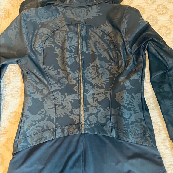 Lululemon Navy Blue Jacket size 12 - Picture 6 of 10